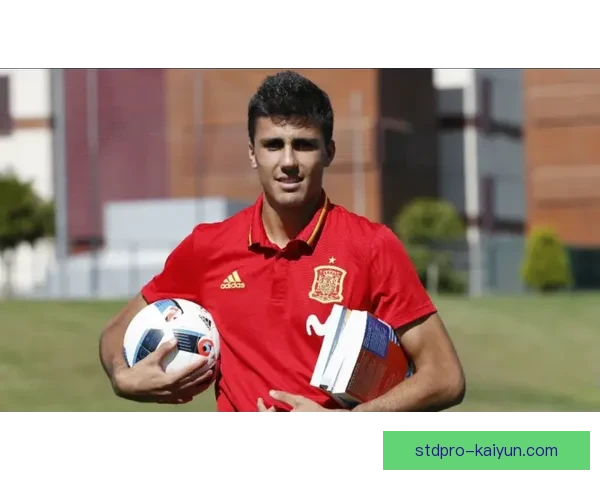 西班牙媒体对 Rodri 的期望不断上升，状态逐渐回暖引发关注