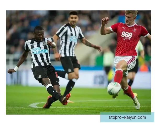 加亚防守能力持续提升，成为球队防线的重要支柱